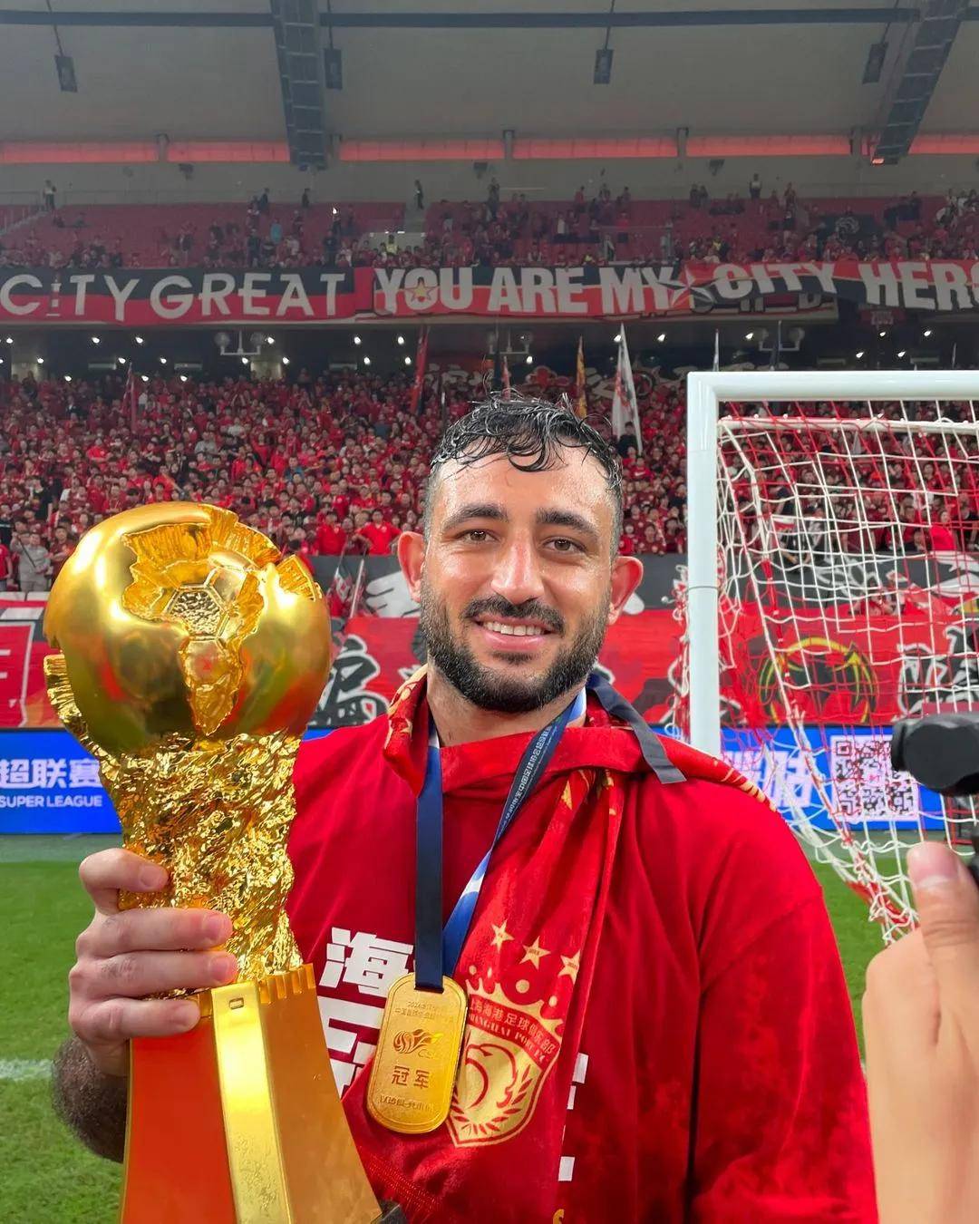 上海海港迎西甲关键赛,国际比赛日再遭质疑,媒体盛赞,训练强度明显提升-爱游戏平台