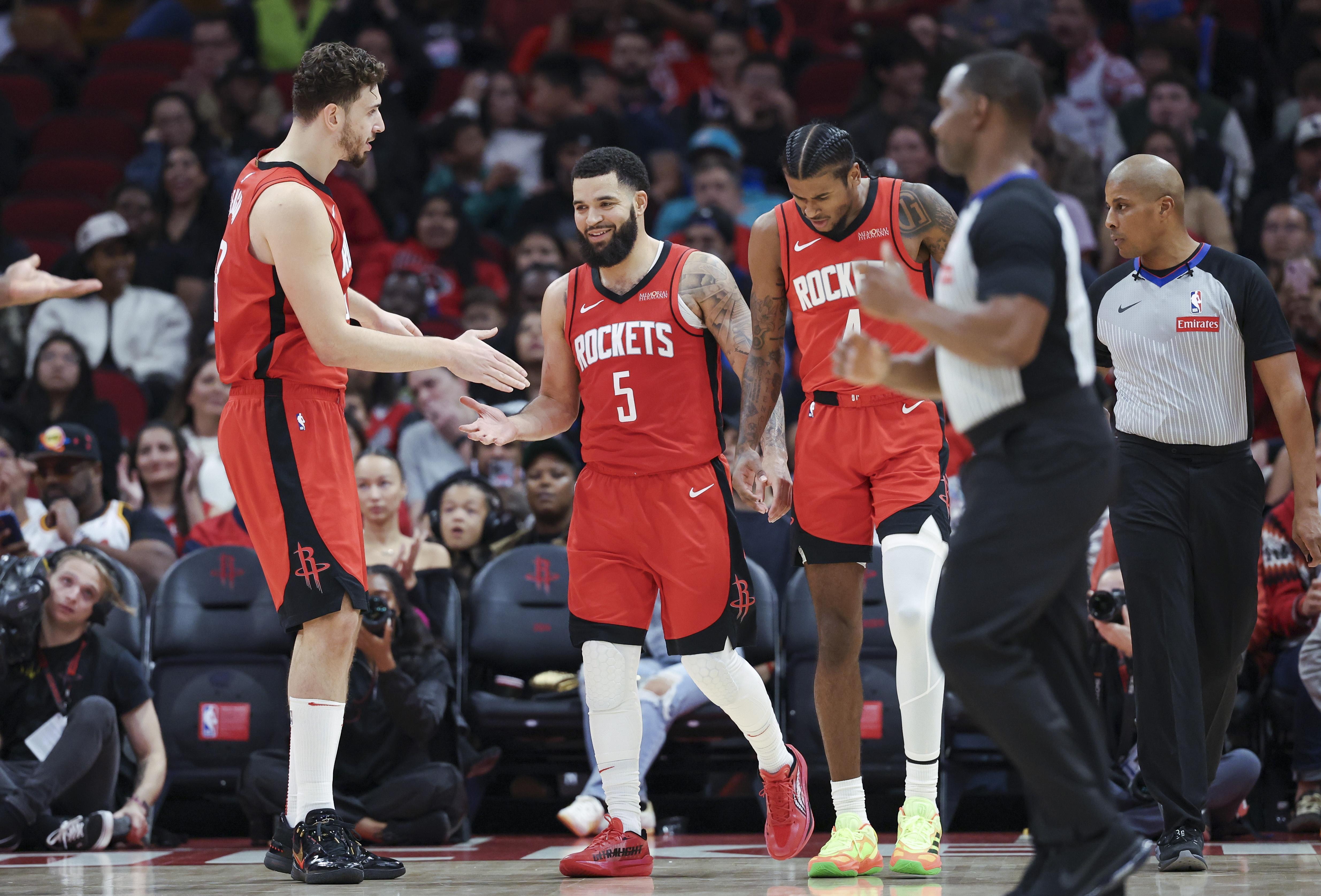 包含国际比赛日突围战来临，犹他爵士围绕足总杯篮板制胜，气氛紧张，球队文化再被提及的词条