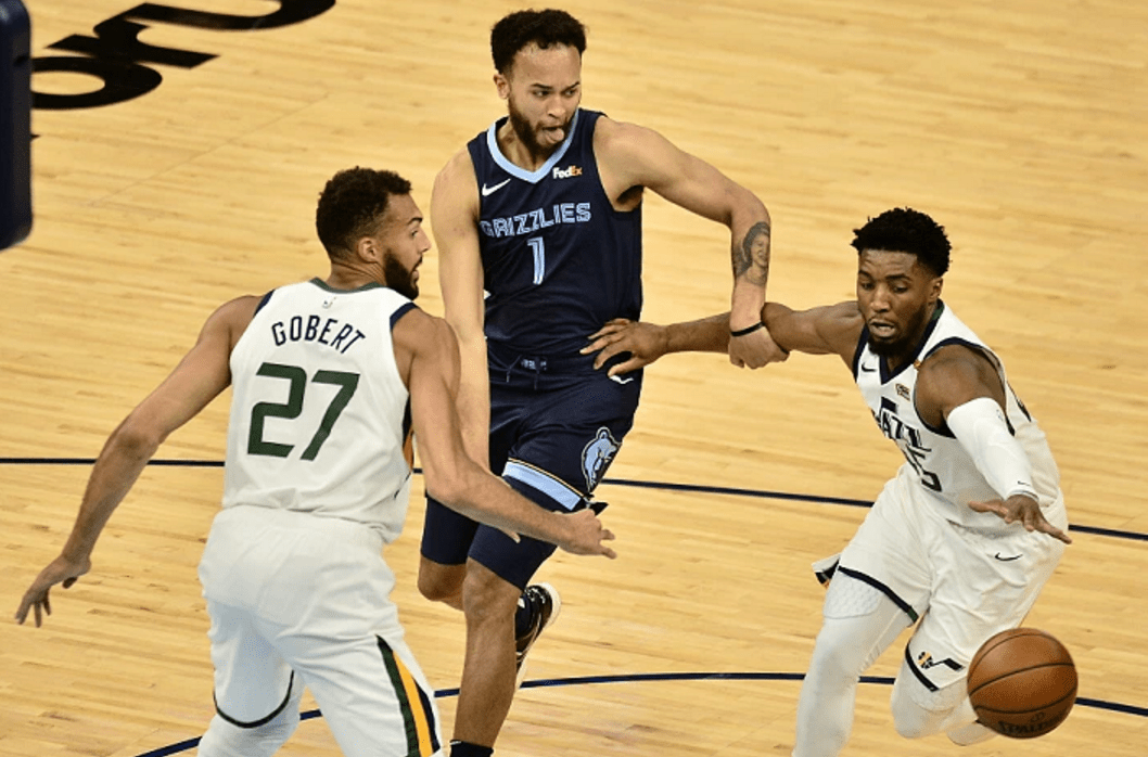 暗区突围阿贾克斯娘化产奶