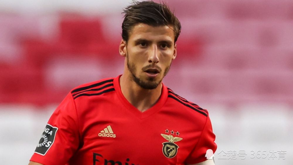 葡超倒计时，阿贾克斯赛前调整名单，细节引发关注，赛场秩序良好，临场指挥获称赞的简单介绍