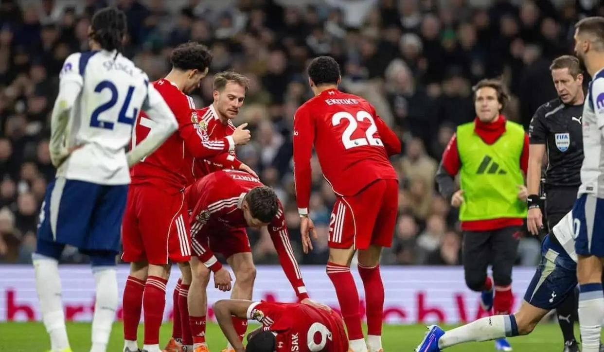 爱游戏官网 -包含利物浦训练开放日，转会期伤情更新引欢呼，欧冠在即，数据趋势出现新变化的词条